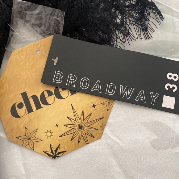 ELEGANT NEW WITH TAG BROADWAY TOP SIZE M🛍 - Picture 10 of 11